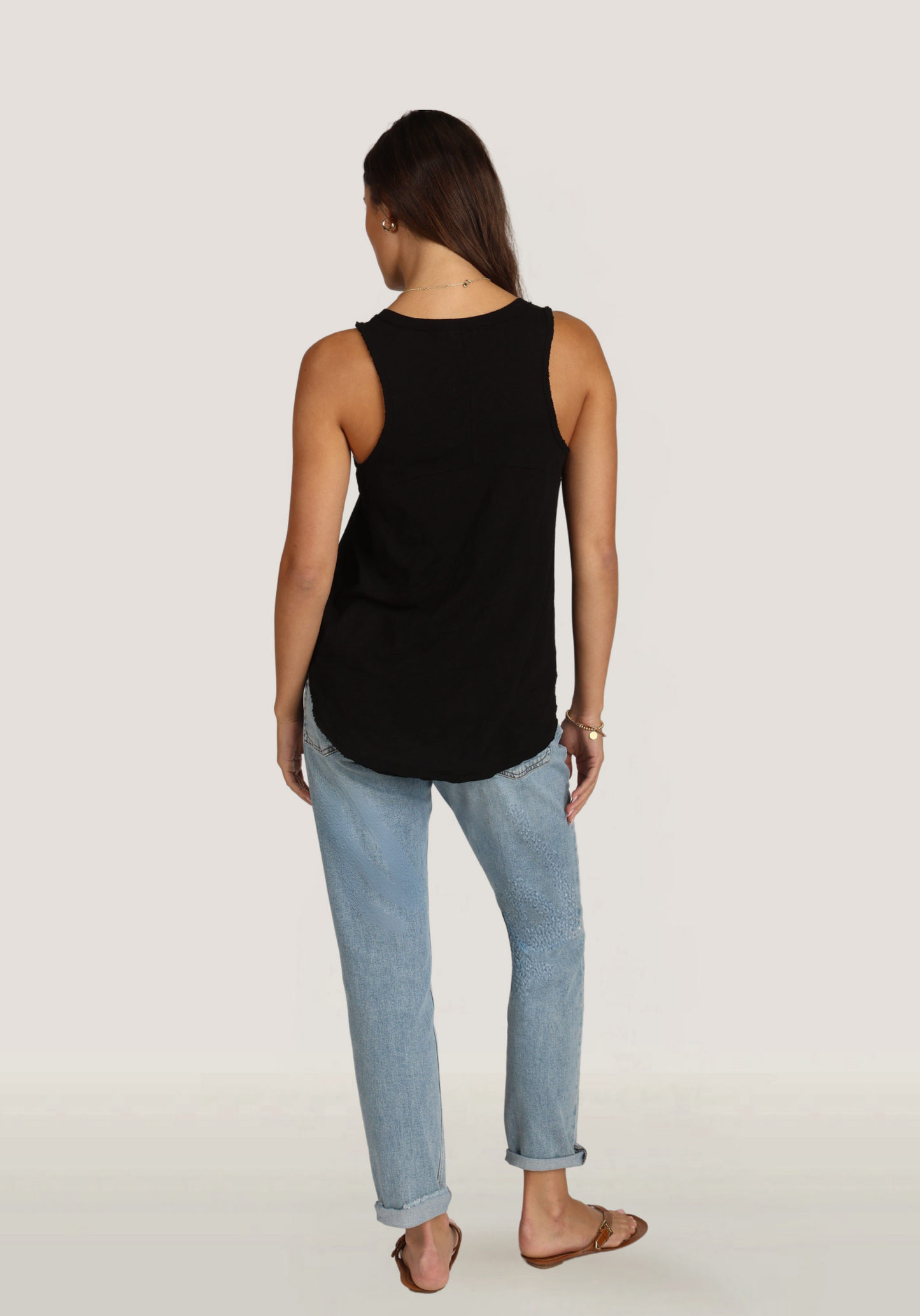 Deep V-Tank